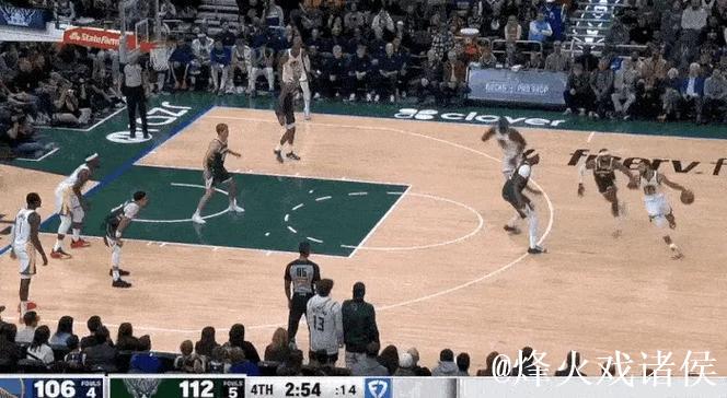 杰克逊爆发!半场高效砍下21分,带领球队找到节奏 杰克逊爆发!半场高效砍下21分,带领球队找到节奏